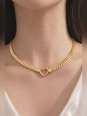 Stainless Steel Gold Plated Heart Pendant Non-Tarnish High Quality Necklace